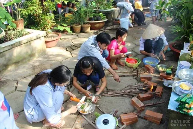 Thực tập đời sống phạm hạnh qua khóa tu mùa hè image-1731937205605