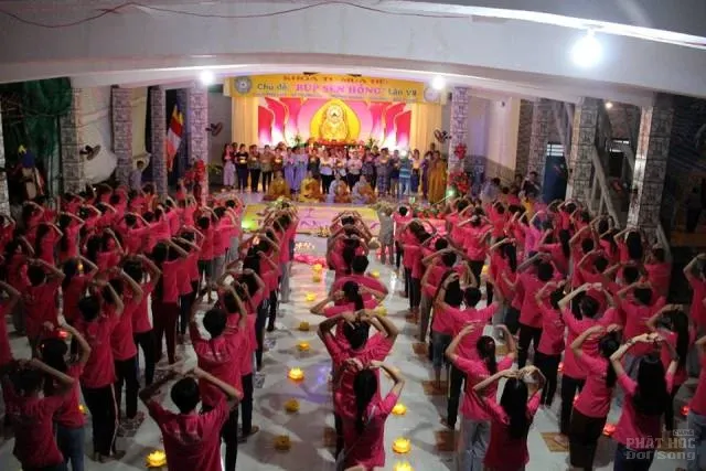 Thực tập đời sống phạm hạnh qua khóa tu mùa hè image-1731937206858