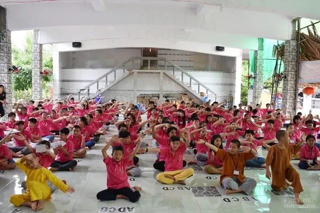 Thực tập đời sống phạm hạnh qua khóa tu mùa hè image-1731937207488