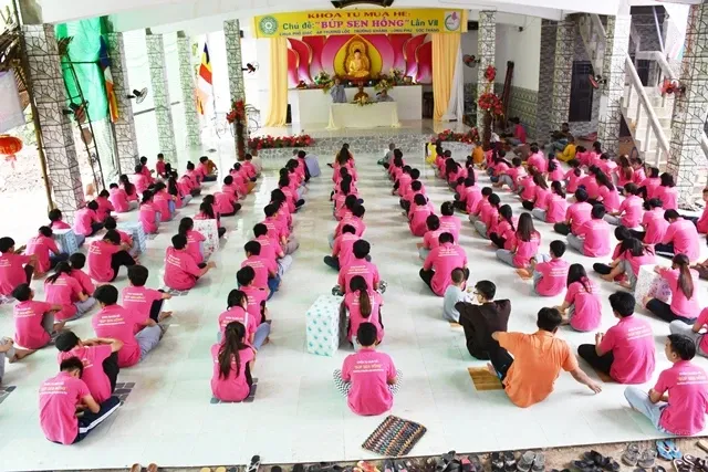 Thực tập đời sống phạm hạnh qua khóa tu mùa hè image-1731937208816