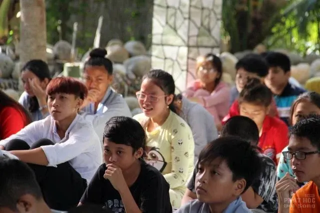 Thực tập đời sống phạm hạnh qua khóa tu mùa hè image-1731937210798