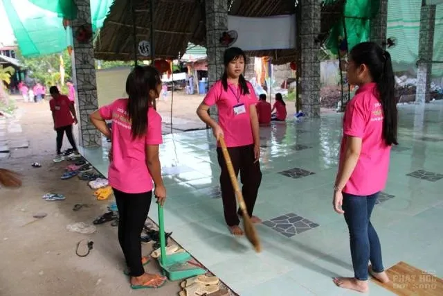 Thực tập đời sống phạm hạnh qua khóa tu mùa hè 12 Thực tập đời sống phạm hạnh qua khóa tu mùa hè image-1731937211440