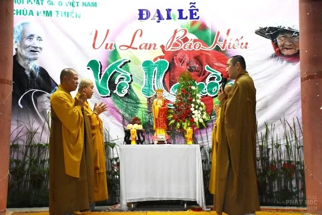 Tiền Giang: Lễ hoài niệm về cha mẹ Chùa Kim Thiền 3 Tiền Giang: Lễ hoài niệm về cha mẹ Chùa Kim Thiền image-1732292869284