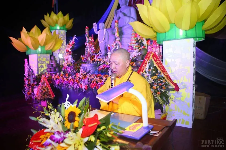 Tĩnh Gia: Chùa Đót Tiên tổ chức đêm hoa đăng kính mừng Phật Đản PL.2562 9 Tĩnh Gia: Chùa Đót Tiên tổ chức đêm hoa đăng kính mừng Phật Đản PL.2562 image-1731942977930