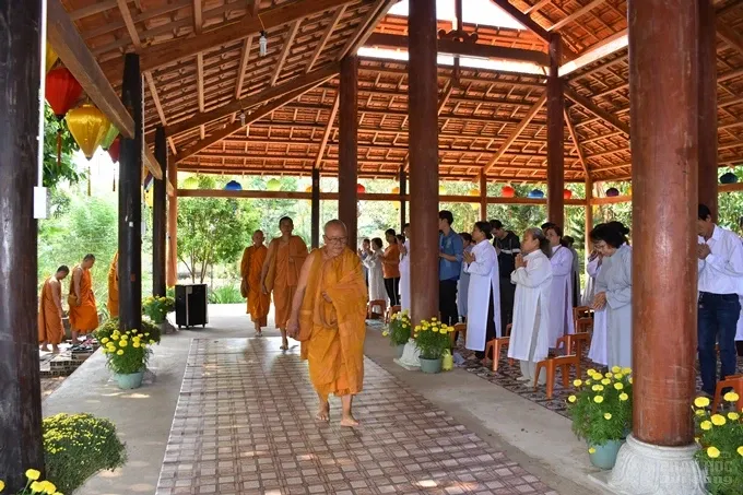 Tịnh thất Kỳ Viên cúng đàn Dược Sư cầu an 4 Tịnh thất Kỳ Viên cúng đàn Dược Sư cầu an image-1731943255631