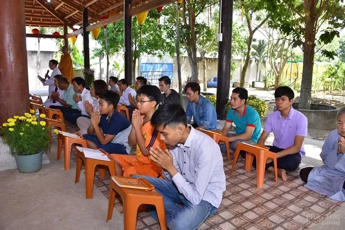 Tịnh thất Kỳ Viên cúng đàn Dược Sư cầu an 11 Tịnh thất Kỳ Viên cúng đàn Dược Sư cầu an image-1731943261202