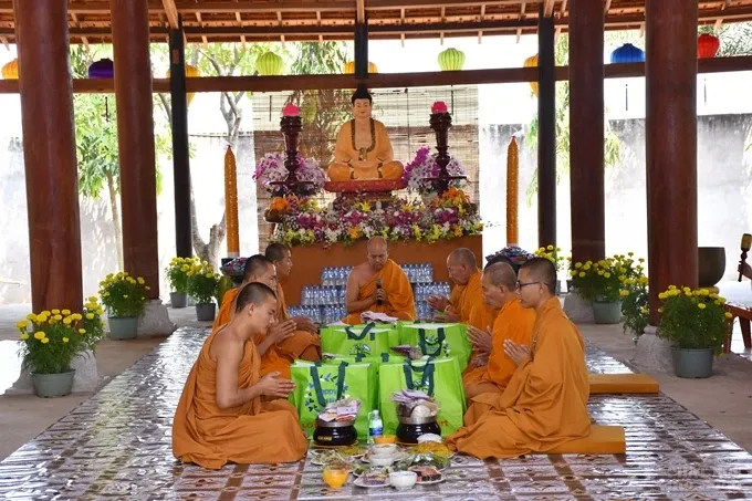 Tịnh thất Kỳ Viên cúng đàn Dược Sư cầu an 12 Tịnh thất Kỳ Viên cúng đàn Dược Sư cầu an image-1731943262014