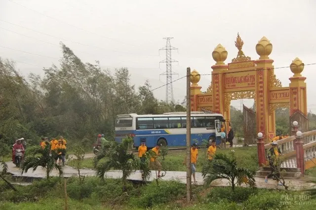 Tịnh xá Bửu Sơn cứu trợ tại Phú Yên - Khánh Hòa 2 Tịnh xá Bửu Sơn cứu trợ tại Phú Yên - Khánh Hòa image-1732288028658