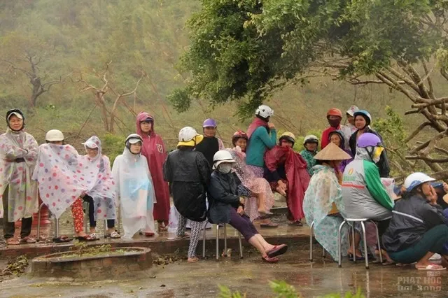 Tịnh xá Bửu Sơn cứu trợ tại Phú Yên - Khánh Hòa 6 Tịnh xá Bửu Sơn cứu trợ tại Phú Yên - Khánh Hòa image-1732288032333