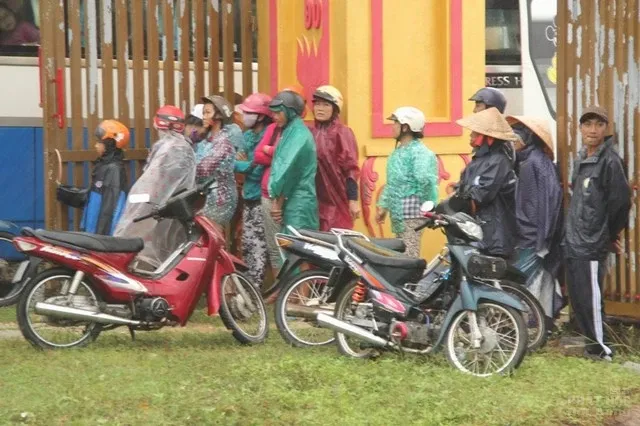 Tịnh xá Bửu Sơn cứu trợ tại Phú Yên - Khánh Hòa 8 Tịnh xá Bửu Sơn cứu trợ tại Phú Yên - Khánh Hòa image-1732288034015