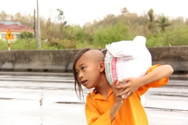 Tịnh xá Bửu Sơn cứu trợ tại Phú Yên - Khánh Hòa 23 Tịnh xá Bửu Sơn cứu trợ tại Phú Yên - Khánh Hòa image-1732288045245