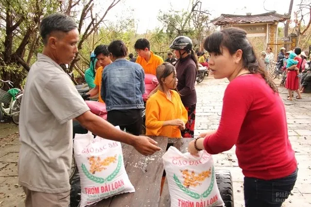 Tịnh xá Bửu Sơn cứu trợ tại Phú Yên - Khánh Hòa 31 Tịnh xá Bửu Sơn cứu trợ tại Phú Yên - Khánh Hòa image-1732288051915