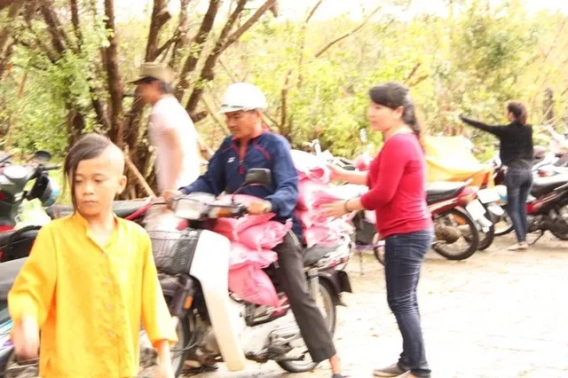 Tịnh xá Bửu Sơn cứu trợ tại Phú Yên - Khánh Hòa 32 Tịnh xá Bửu Sơn cứu trợ tại Phú Yên - Khánh Hòa image-1732288052608