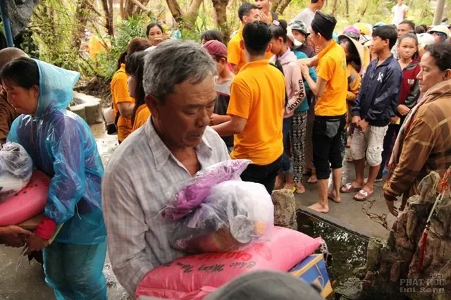 Tịnh xá Bửu Sơn cứu trợ tại Phú Yên - Khánh Hòa 38 Tịnh xá Bửu Sơn cứu trợ tại Phú Yên - Khánh Hòa image-1732288057235