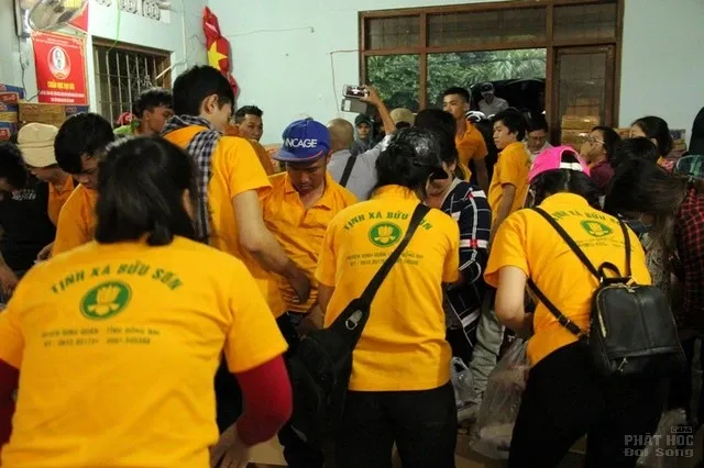 Tịnh xá Bửu Sơn cứu trợ tại Phú Yên - Khánh Hòa 44 Tịnh xá Bửu Sơn cứu trợ tại Phú Yên - Khánh Hòa image-1732288061991