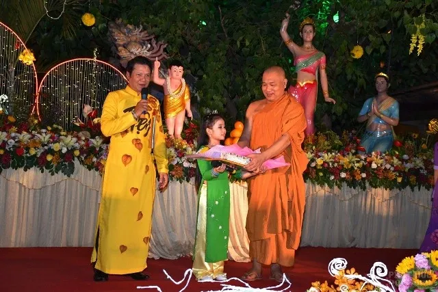 Tịnh xá Lộc Uyển mừng Phật đản thiêng liêng 8 Tịnh xá Lộc Uyển mừng Phật đản thiêng liêng image-1731747060154