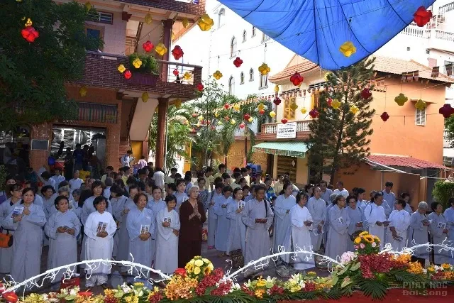 Tịnh xá Lộc Uyển mừng Phật đản thiêng liêng 10 Tịnh xá Lộc Uyển mừng Phật đản thiêng liêng image-1731747061264