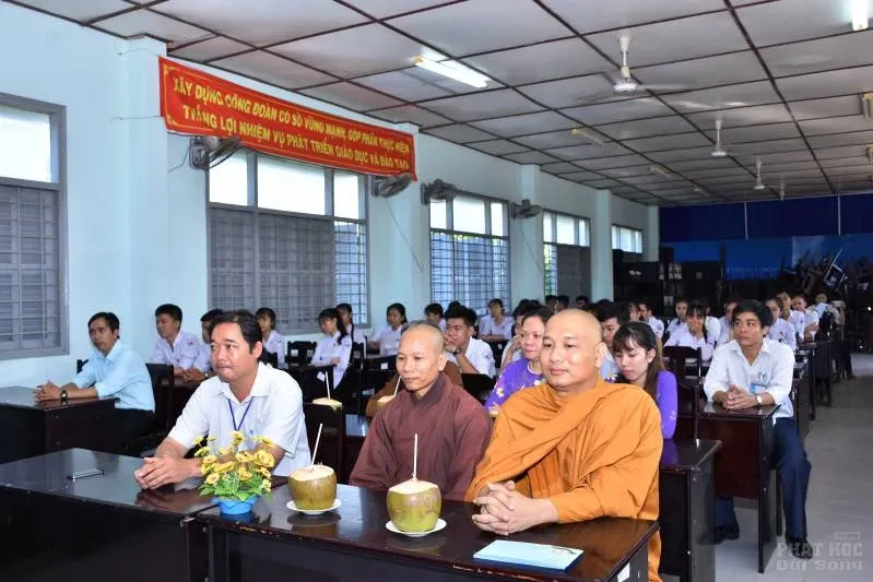 Tịnh xá Lộc Uyển từ thiện tại Mõ Cày Nam - Bến Tre 2 Tịnh xá Lộc Uyển từ thiện tại Mõ Cày Nam - Bến Tre image-1731944809431