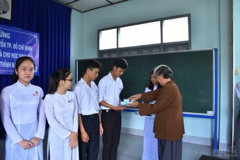 Tịnh xá Lộc Uyển từ thiện tại Mõ Cày Nam - Bến Tre 14 Tịnh xá Lộc Uyển từ thiện tại Mõ Cày Nam - Bến Tre image-1731944819971