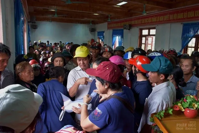 Tịnh xá Lộc Uyển và tịnh xá Ngọc Chơn cứu trợ tại huyện Quảng Trạch tỉnh Quảng Bình 5 Tịnh xá Lộc Uyển và tịnh xá Ngọc Chơn cứu trợ tại huyện Quảng Trạch tỉnh Quảng Bình image-1731940582874