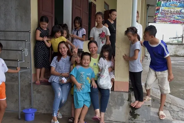 Tịnh xá Lộc Uyển và tịnh xá Ngọc Chơn cứu trợ tại huyện Quảng Trạch tỉnh Quảng Bình 10 Tịnh xá Lộc Uyển và tịnh xá Ngọc Chơn cứu trợ tại huyện Quảng Trạch tỉnh Quảng Bình image-1731940586356