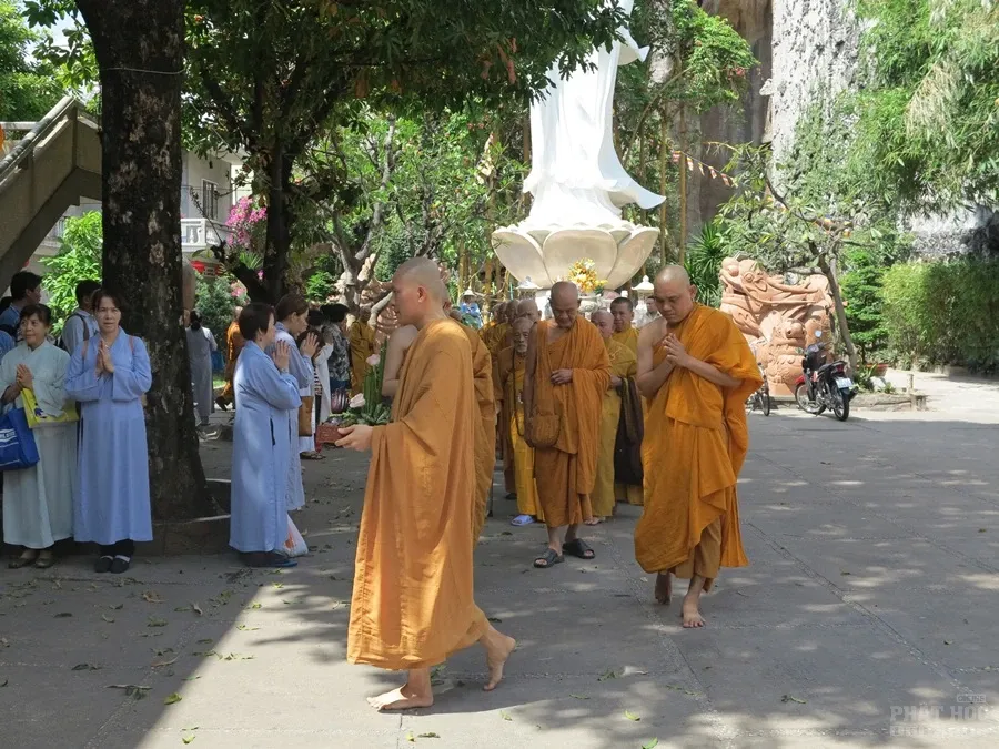 Tịnh xá Trung Tâm Q.Bình Thạnh tưởng niệm 64 năm ngày Tổ sư Minh Đăng Quang vắng bóng image-1731943855658