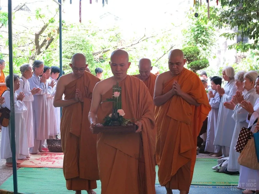 Tịnh xá Trung Tâm Q.Bình Thạnh tưởng niệm 64 năm ngày Tổ sư Minh Đăng Quang vắng bóng image-1731943857785