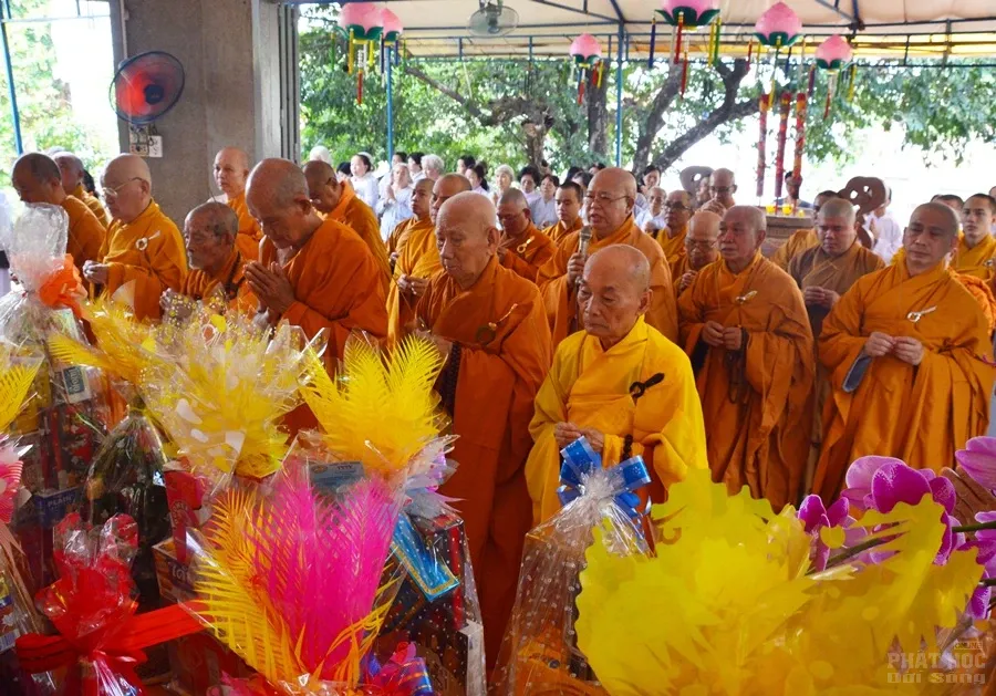 Tịnh xá Trung Tâm Q.Bình Thạnh tưởng niệm 64 năm ngày Tổ sư Minh Đăng Quang vắng bóng image-1731943858840