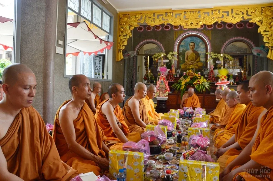 Tịnh xá Trung Tâm Q.Bình Thạnh tưởng niệm 64 năm ngày Tổ sư Minh Đăng Quang vắng bóng image-1731943867235