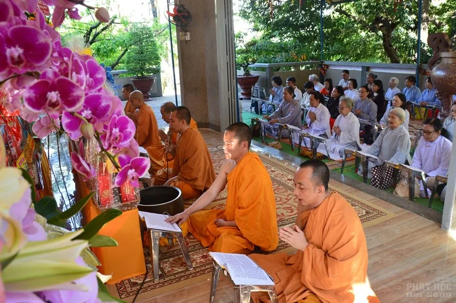 Tịnh xá Trung Tâm Q.Bình Thạnh tưởng niệm 64 năm ngày Tổ sư Minh Đăng Quang vắng bóng image-1731943868224