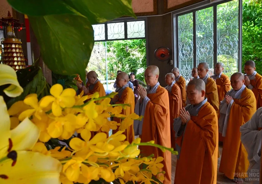 Tịnh xá Trung Tâm Q.Bình Thạnh tưởng niệm 64 năm ngày Tổ sư Minh Đăng Quang vắng bóng image-1731943871556