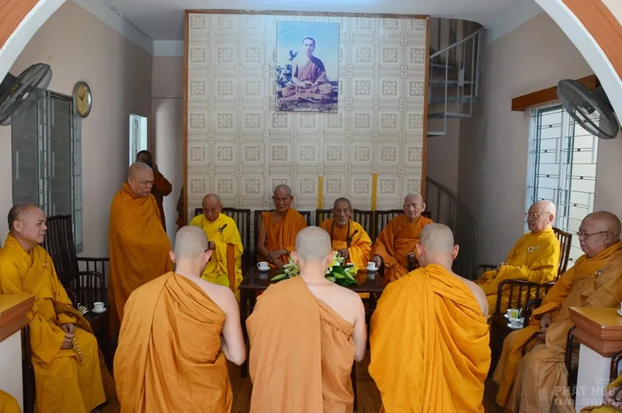 Tịnh xá Trung Tâm Q.Bình Thạnh tưởng niệm 64 năm ngày Tổ sư Minh Đăng Quang vắng bóng image-1731943877551