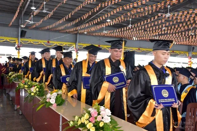 TP.HCM: Trang trọng lễ tốt nghiệp Cử nhân, Thạc sĩ Phật học image-1731940955239