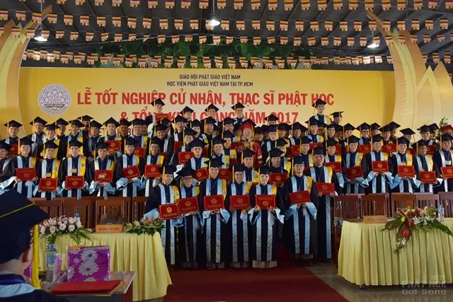 TP.HCM: Trang trọng lễ tốt nghiệp Cử nhân, Thạc sĩ Phật học image-1731940963522