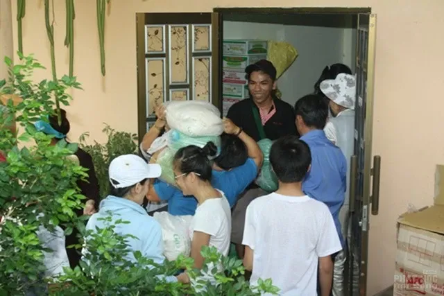 TP.Hồ Chí Minh: Hơn 800 phần quà dành cho người khiếm thị 2 TP.Hồ Chí Minh: Hơn 800 phần quà dành cho người khiếm thị image-1731725334455
