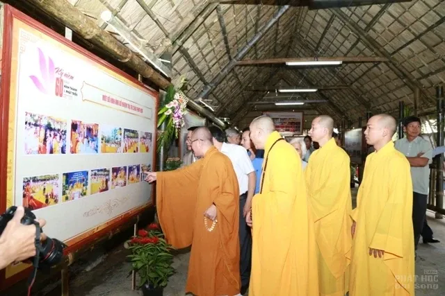 Triển lãm, mừng thọ, buffet chay kỷ niệm 60 năm thành lập Chùa Pháp Hoa image-1731941607288