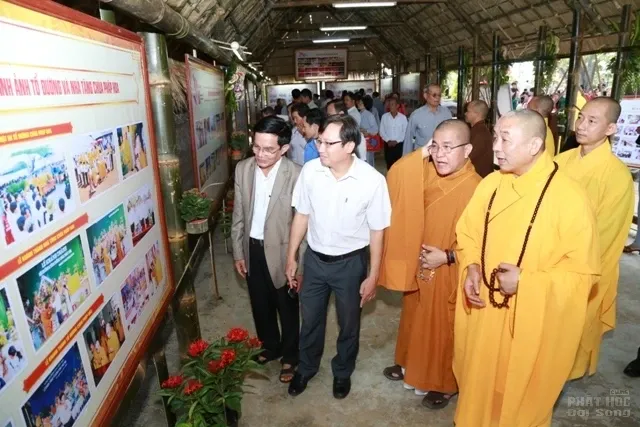 Triển lãm, mừng thọ, buffet chay kỷ niệm 60 năm thành lập Chùa Pháp Hoa image-1731941608010