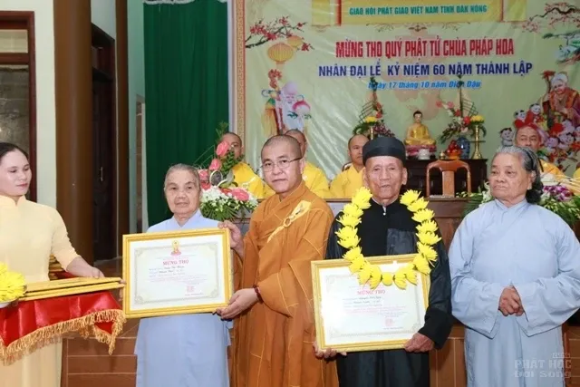 Triển lãm, mừng thọ, buffet chay kỷ niệm 60 năm thành lập Chùa Pháp Hoa image-1731941615389