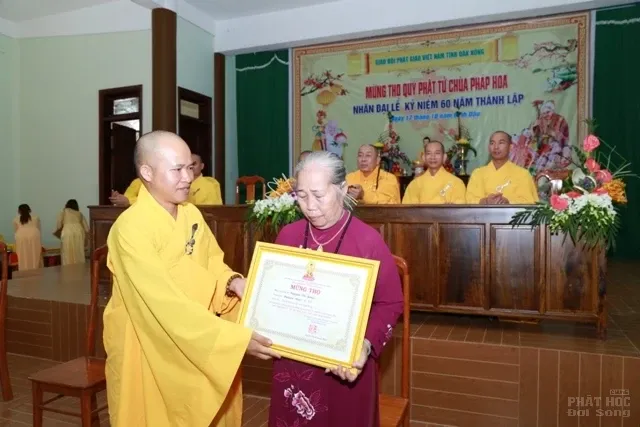 Triển lãm, mừng thọ, buffet chay kỷ niệm 60 năm thành lập Chùa Pháp Hoa image-1731941620450