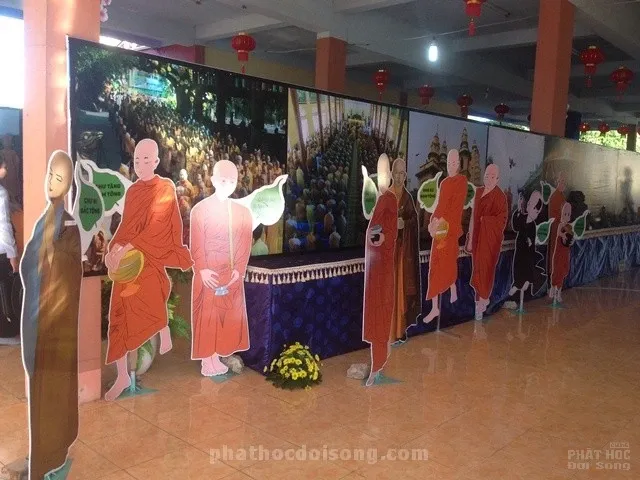 Triển lãm y phục tu sĩ Phật giáo Nam Tông 6 Triển lãm y phục tu sĩ Phật giáo Nam Tông image-1731931757121