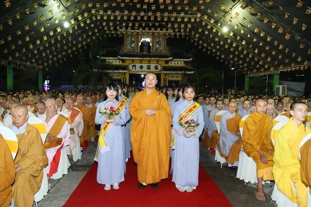 Trọng thể đại lễ Phật đản Tp. Biên Hòa 2016 3 Trọng thể đại lễ Phật đản Tp. Biên Hòa 2016 image-1731746953098