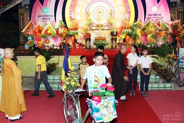 Trọng thể đại lễ Phật đản Tp. Biên Hòa 2016 image-1731746960964