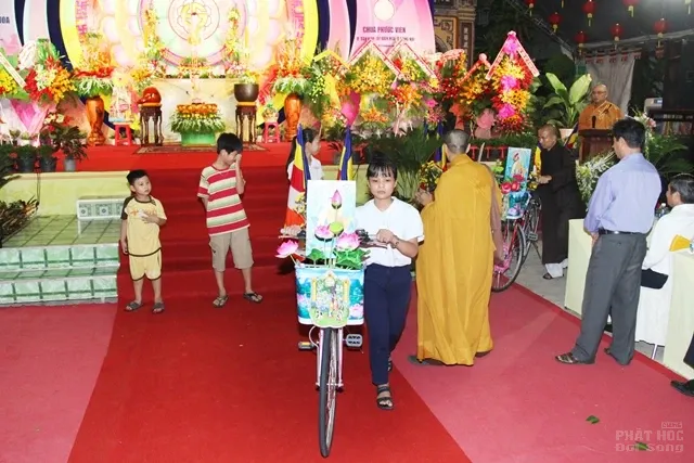Trọng thể đại lễ Phật đản Tp. Biên Hòa 2016 17 Trọng thể đại lễ Phật đản Tp. Biên Hòa 2016 image-1731746961457