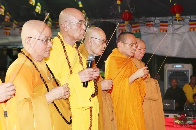 Trọng thể đại lễ Phật đản Tp. Biên Hòa 2016 image-1731746961934