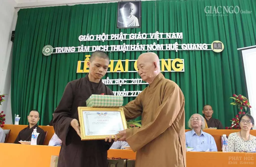 Trung tâm dịch thuật Huệ Quang khai giảng năm học mới image-1731939725193