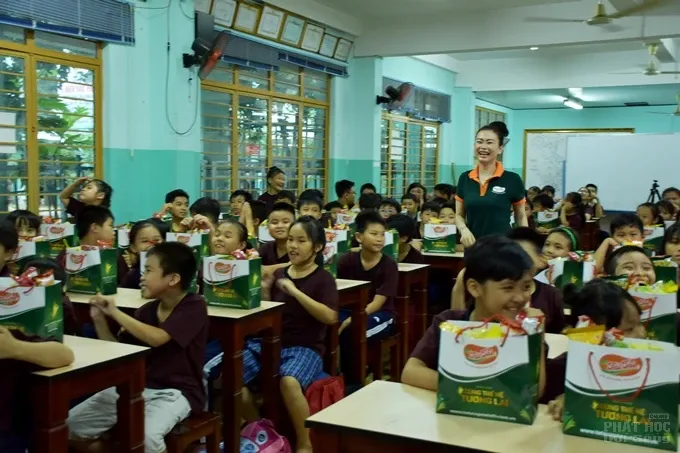 Trung thu đến với Lớp học tình thương Thiện Duyên 11 Trung thu đến với Lớp học tình thương Thiện Duyên image-1731940620987