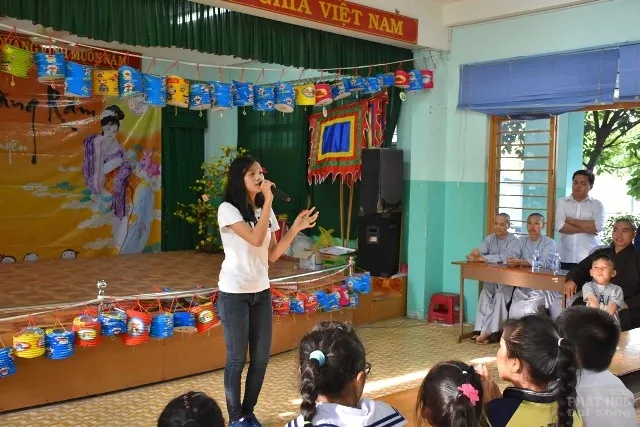 Trung Thu sớm cho lớp học tình thương CLB Thiện Duyên image-1731919781320