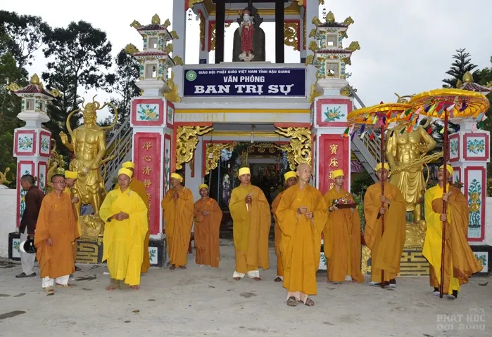 Trung ương GHPGVN viếng lễ Tang cố HT. Thích Huệ Đức image-1731938290237