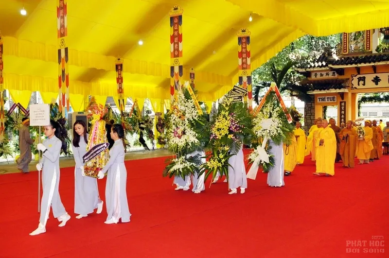 Trung ương GHPGVN viếng tang cố HT Thích Quang Đạo image-1731939495759