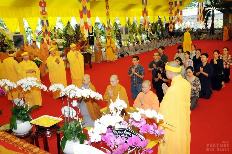 Trung ương GHPGVN viếng tang cố HT Thích Quang Đạo image-1731939511845